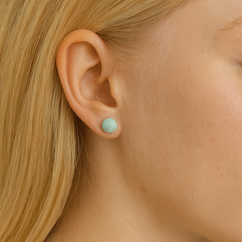 Model with sea urchin studs in laguna